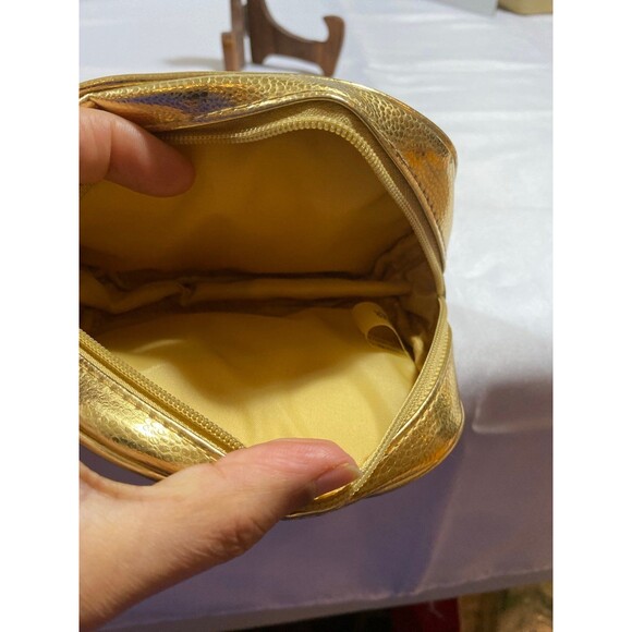 Shine Bright with Every Touch-Up Limited Edition Estée Lauder Gold Glam Bag New - Picture 11 of 11